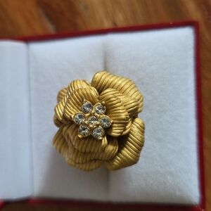 Gold Tone Flower Ring